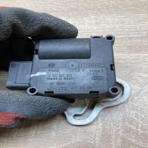 4E0820511 0132801323  Air flap motor/actuator Audi A8 S8 D3 4E