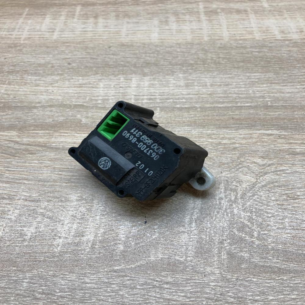 3D0959311 063700 8690  Air flap motor/actuator Volkswagen Phaeton