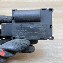 4F0820511A 0132801359  Air flap motor/actuator Audi A6 S6 C6 4F