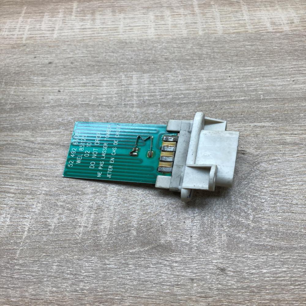 52492661 851125  Heater blower motor/fan resistor Renault Vel Satis