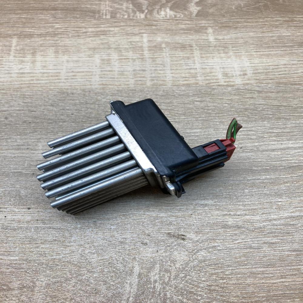 4B0820521 5DS006467  Heater blower motor/fan resistor Audi A6 S6 C5 4B