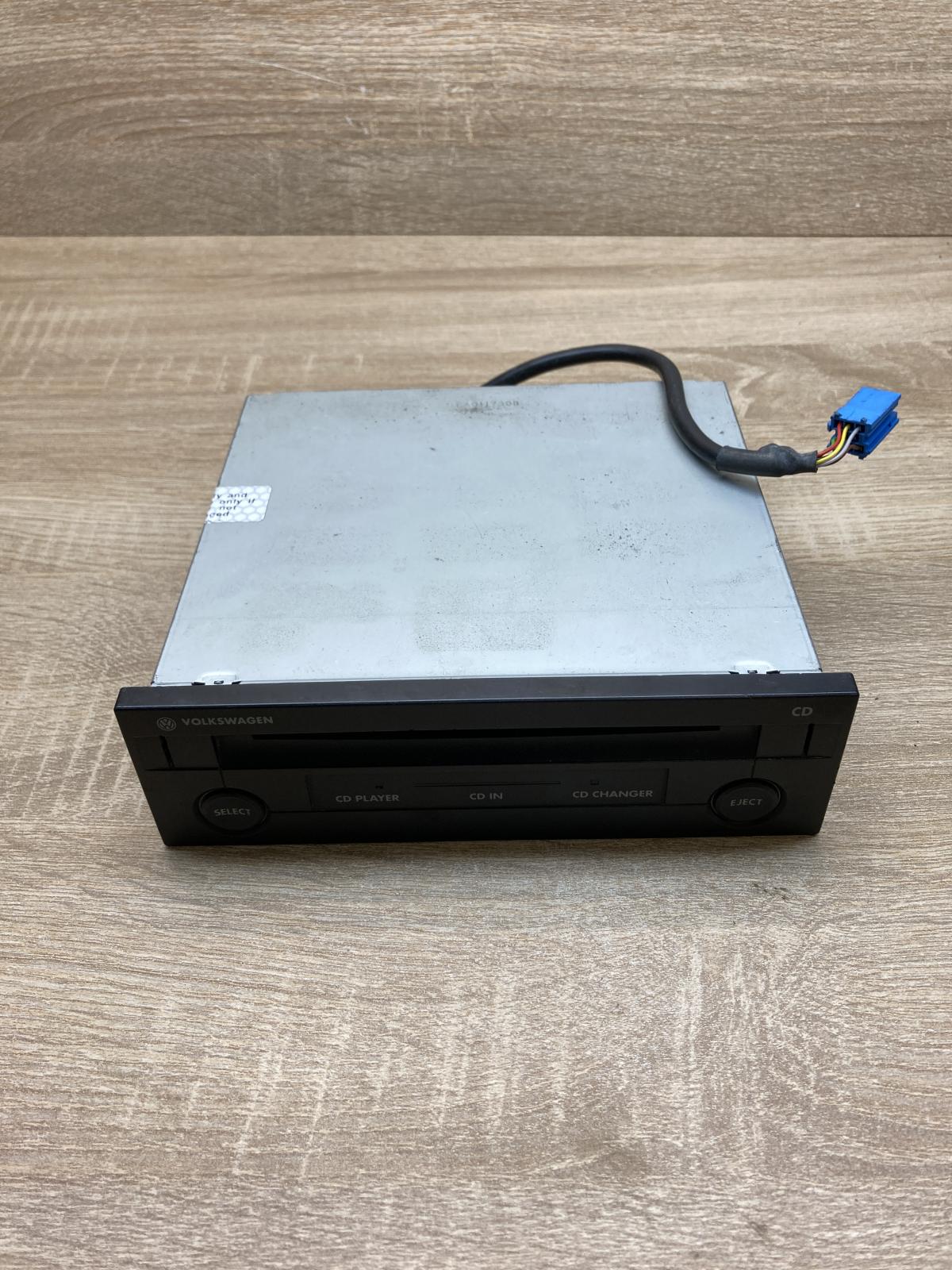 6122925   Radio/CD/DVD/GPS head unit Volkswagen PASSAT B5