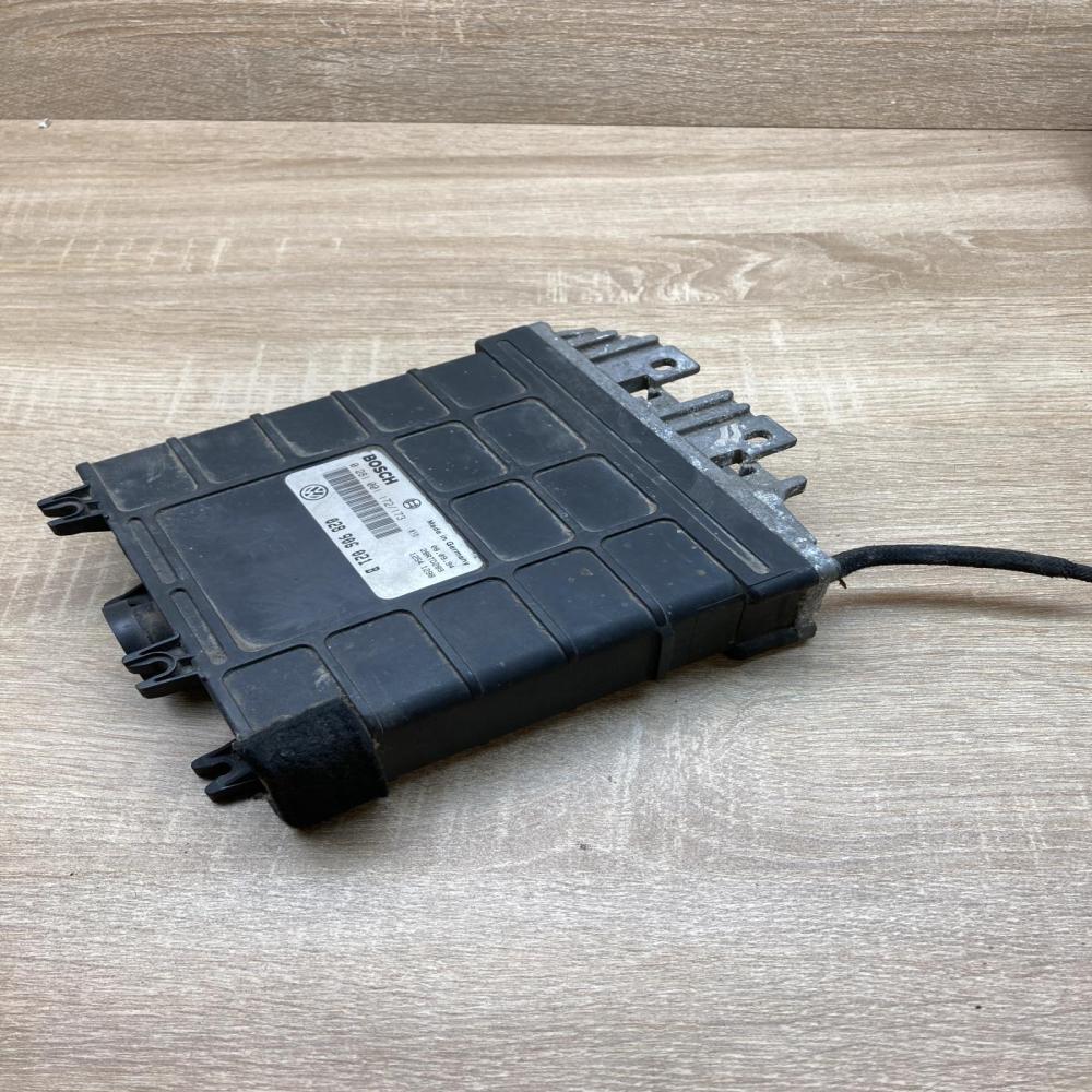 028906021B 0281001172  Engine control unit/module ECU Volkswagen PASSAT B4