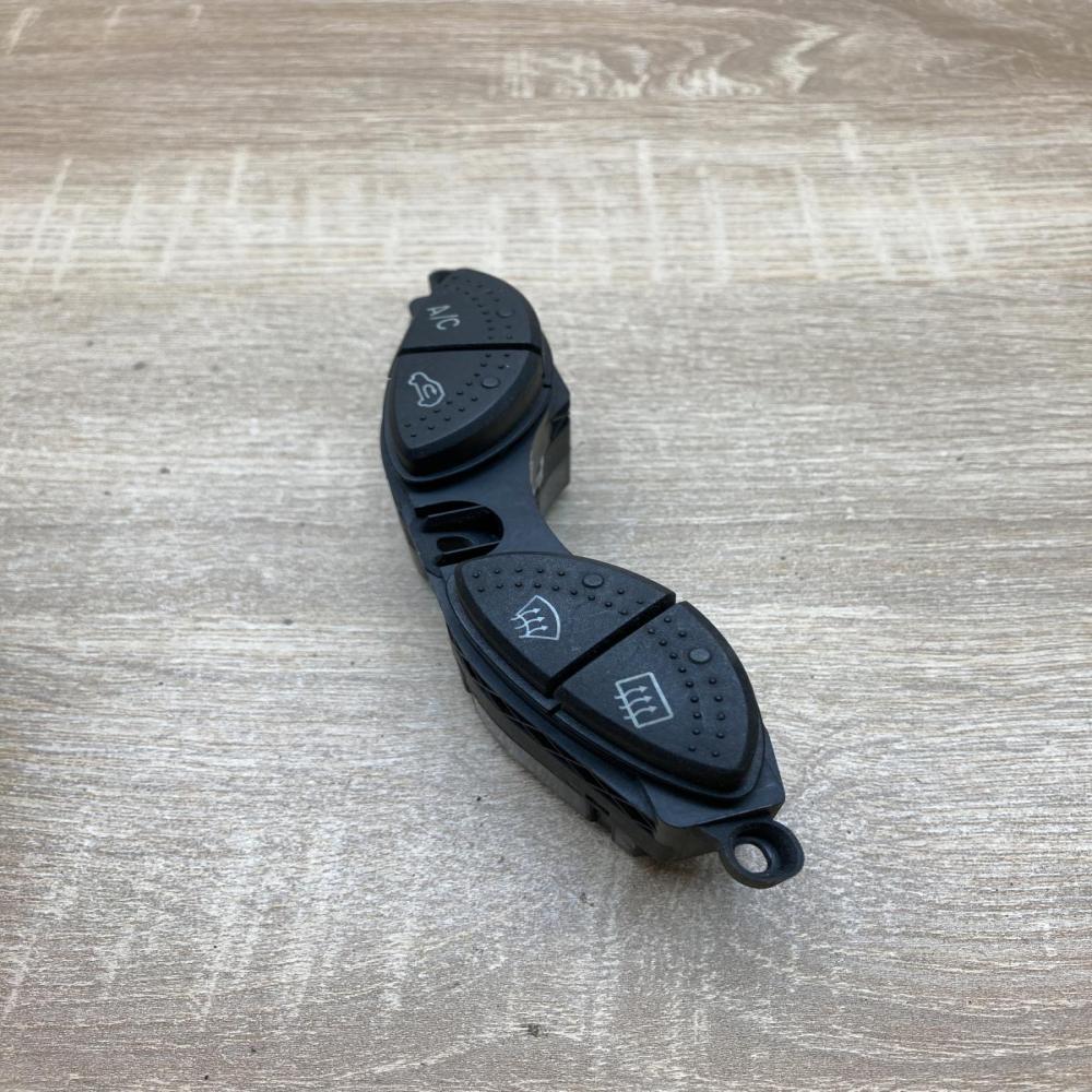 98AG 19A945 CF   Windscreen/window heater switch Ford Focus