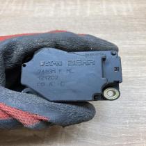 74931F 121202  Air flap motor/actuator Volvo XC90