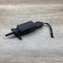 8362154   Windscreen/windshield washer pump BMW 5 F10 F11