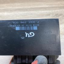 1C0962258J 5ZA007955  Comfort/convenience module Volkswagen Golf IV