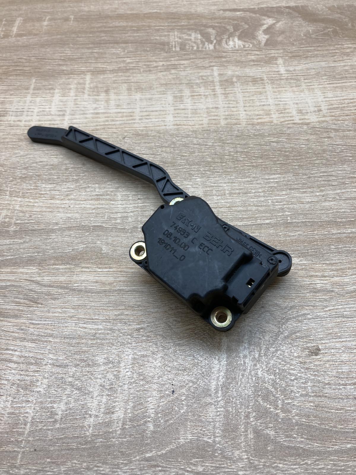 9001849 74933C 191011D Air flap motor/actuator Volvo S80