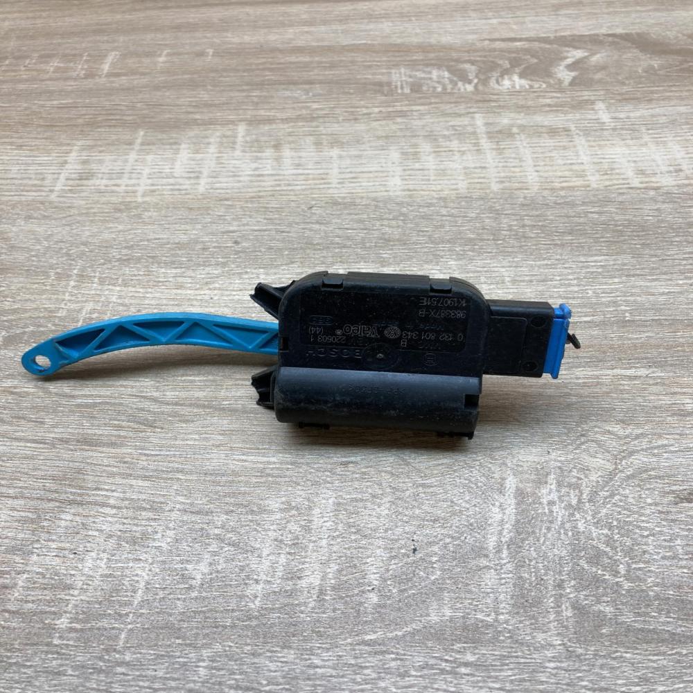 1K1907511E 0132801343  Air flap motor/actuator Volkswagen Touran I