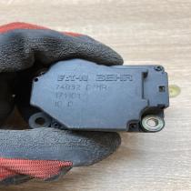 74932D 171101  Air flap motor/actuator Volvo S60