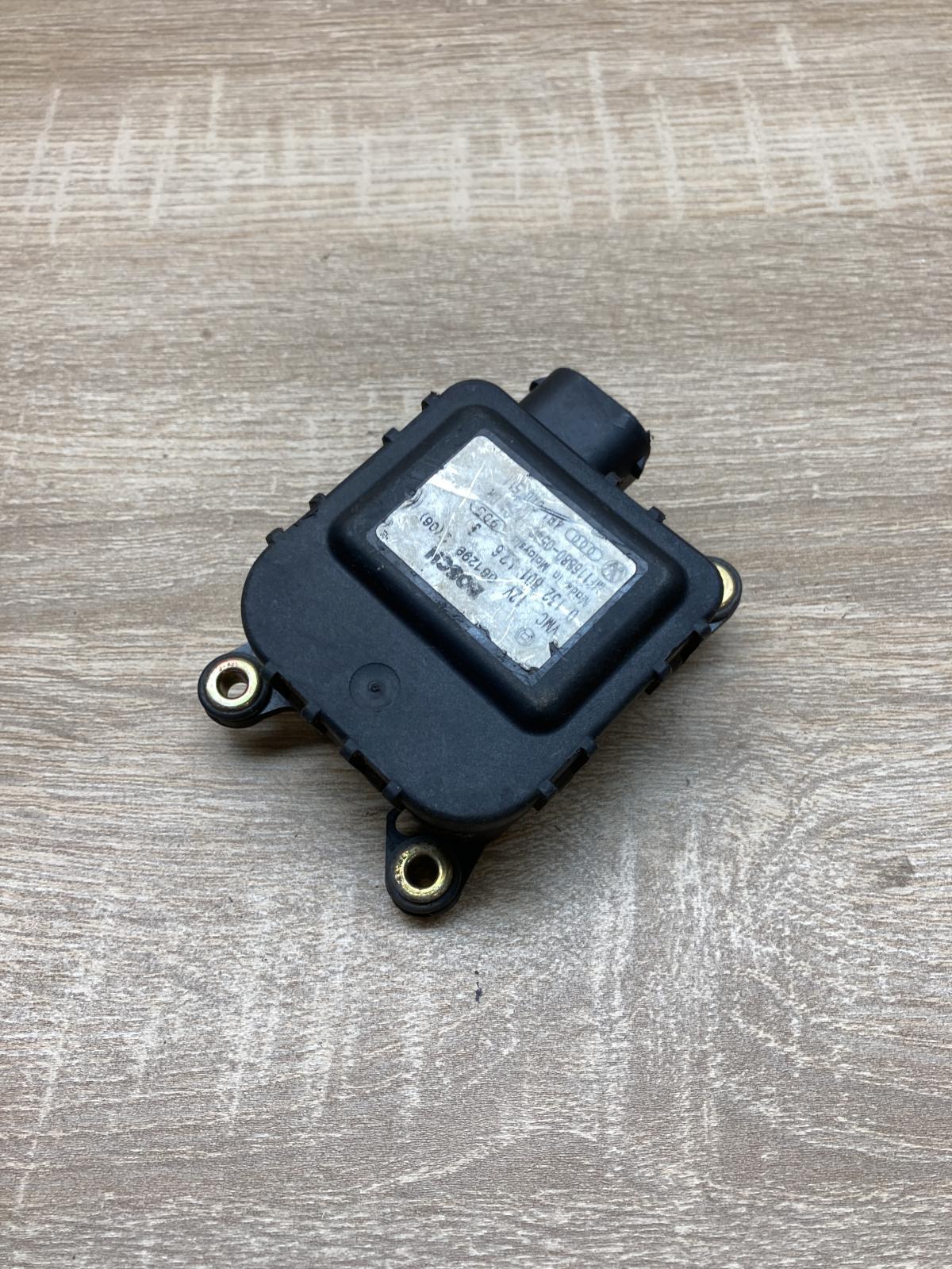 4B1820511 0132801126  Air flap motor/actuator Audi A6 S6 C5 4B