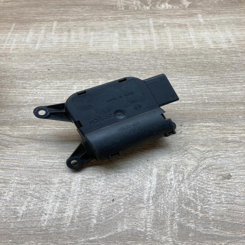 8E1820511D 0132801305  Air flap motor/actuator Audi A4 S4 B6 8E 8H