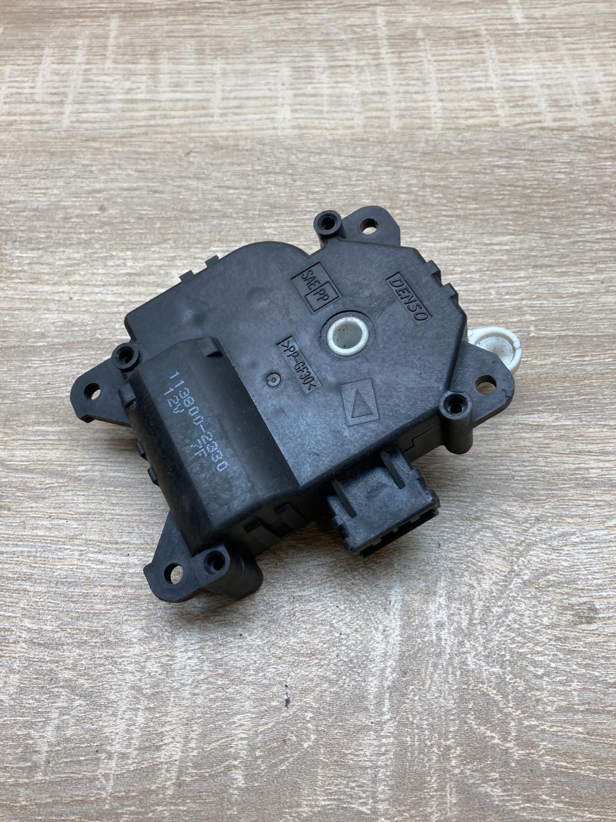 113800 2330   Air flap motor/actuator Honda Insight