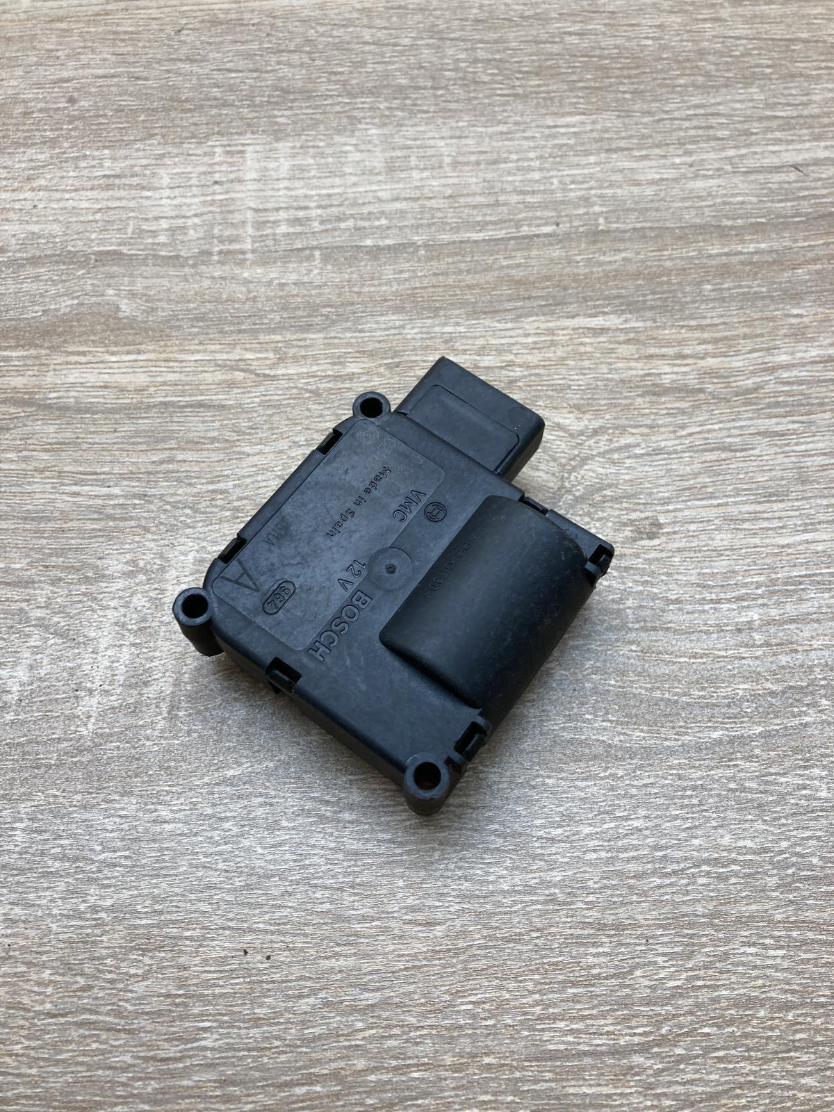 4F0820511A 0132801359  Air flap motor/actuator Audi A6 S6 C6 4F