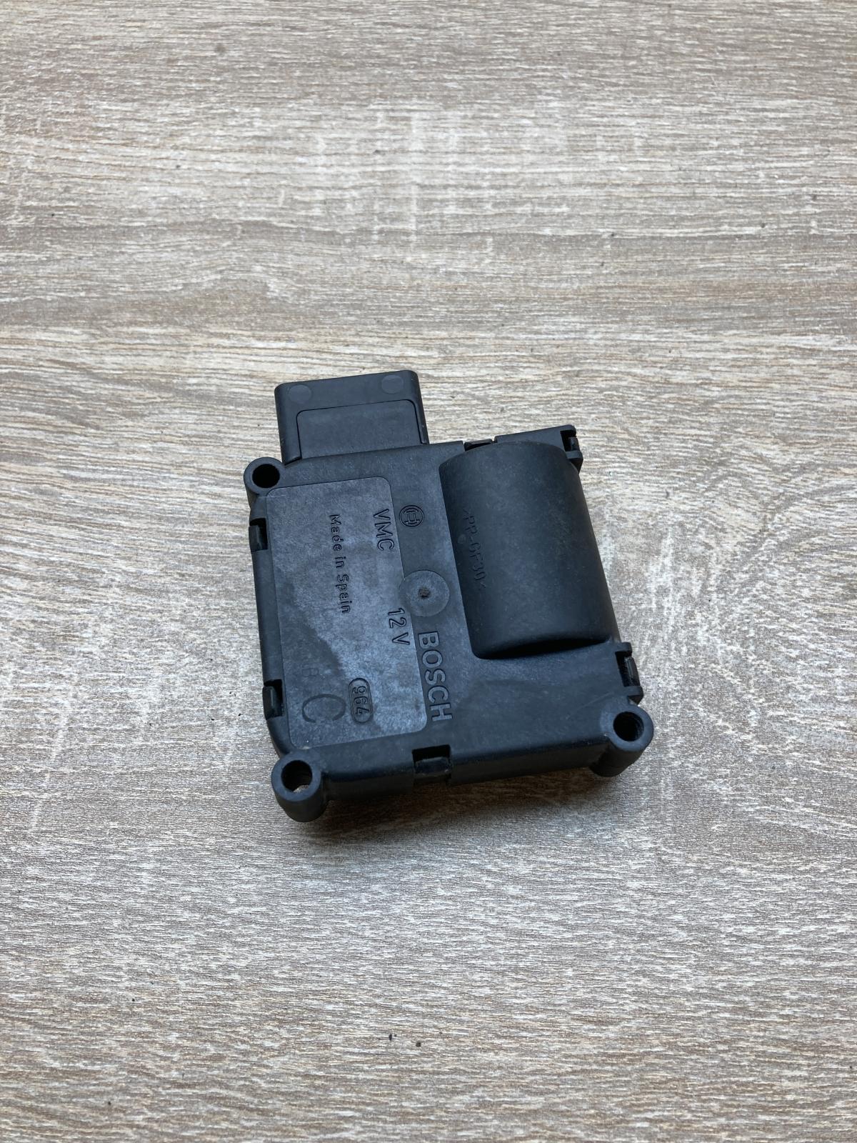 4F0820511B 0132801369  Air flap motor/actuator Audi A6 S6 C6 4F