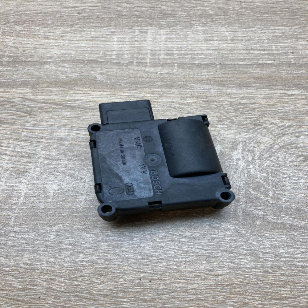 4F0820511B 0132801369  Air flap motor/actuator Audi A6 S6 C6 4F