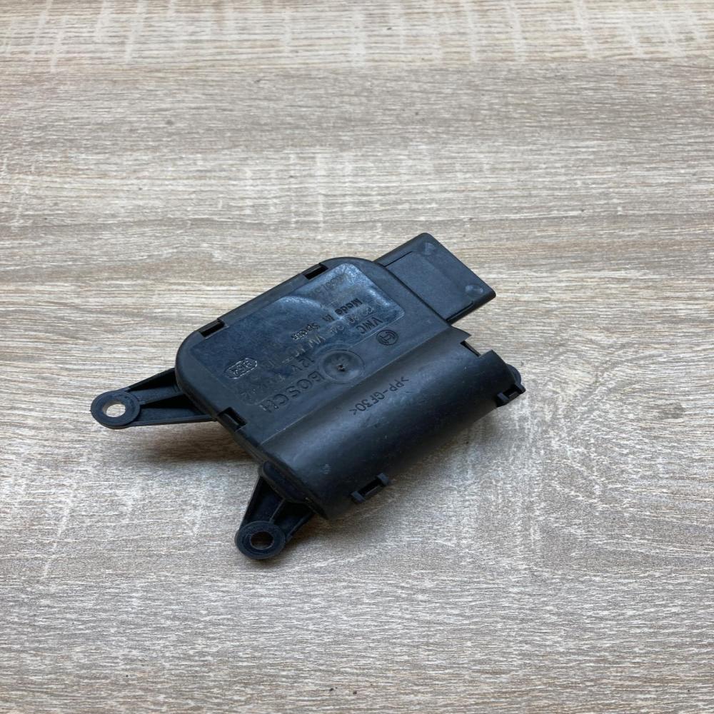 1K0907511 0132801345  Air flap motor/actuator Volkswagen Golf IV
