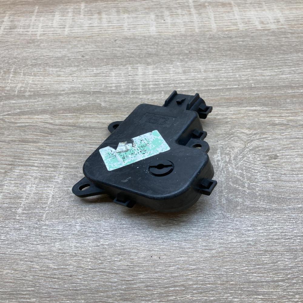 7701206536 52485400  Air flap motor/actuator Renault Espace -  Grand espace IV