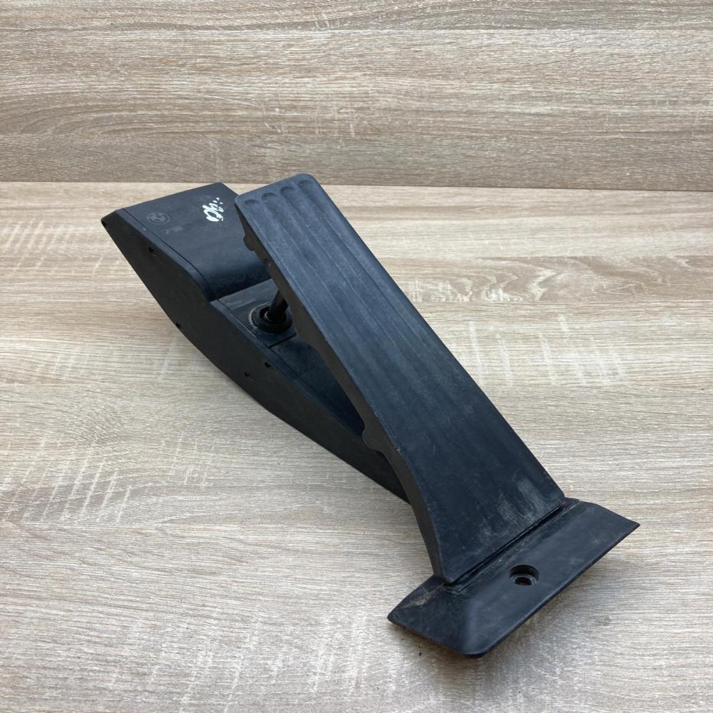 6766931 259160 10  Accelerator throttle pedal BMW 3 E90 E91