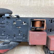 7703297193   Fuse module Renault Scenic I