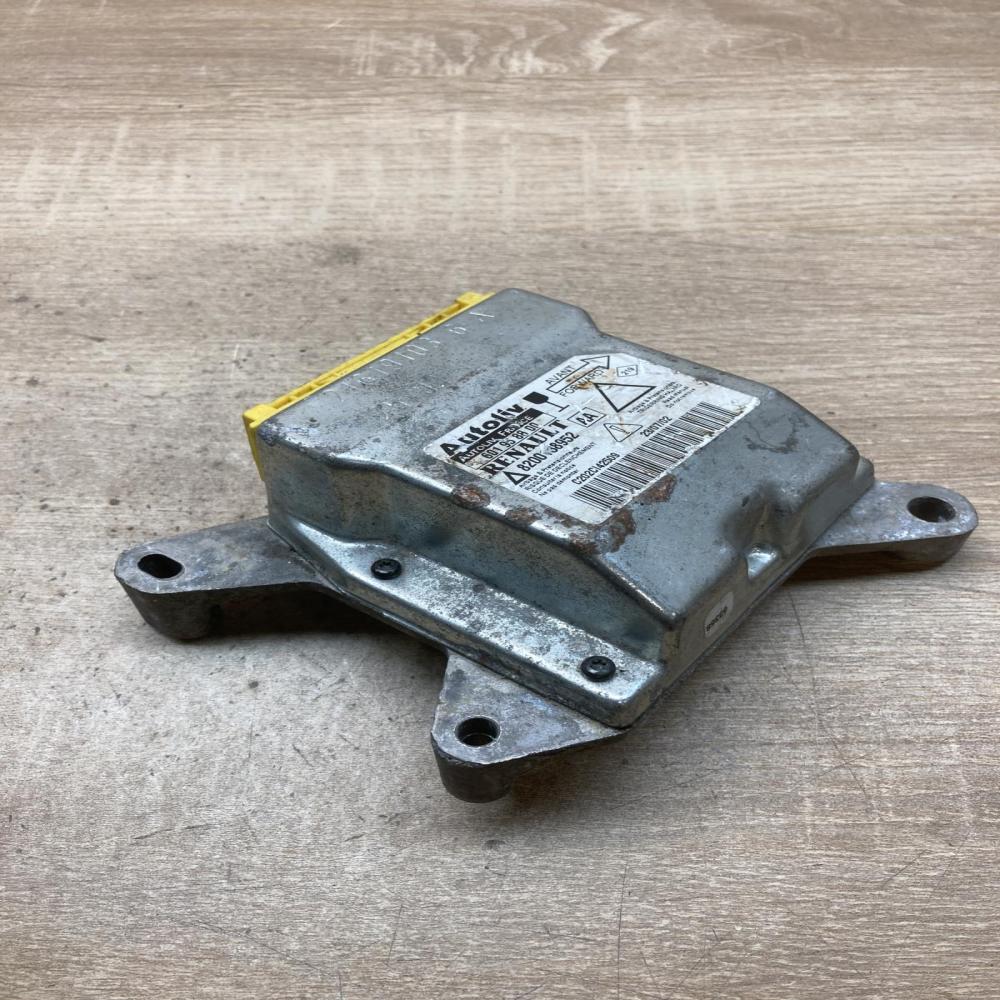 8200138952 601958800  Airbag control unit/module Renault Laguna II