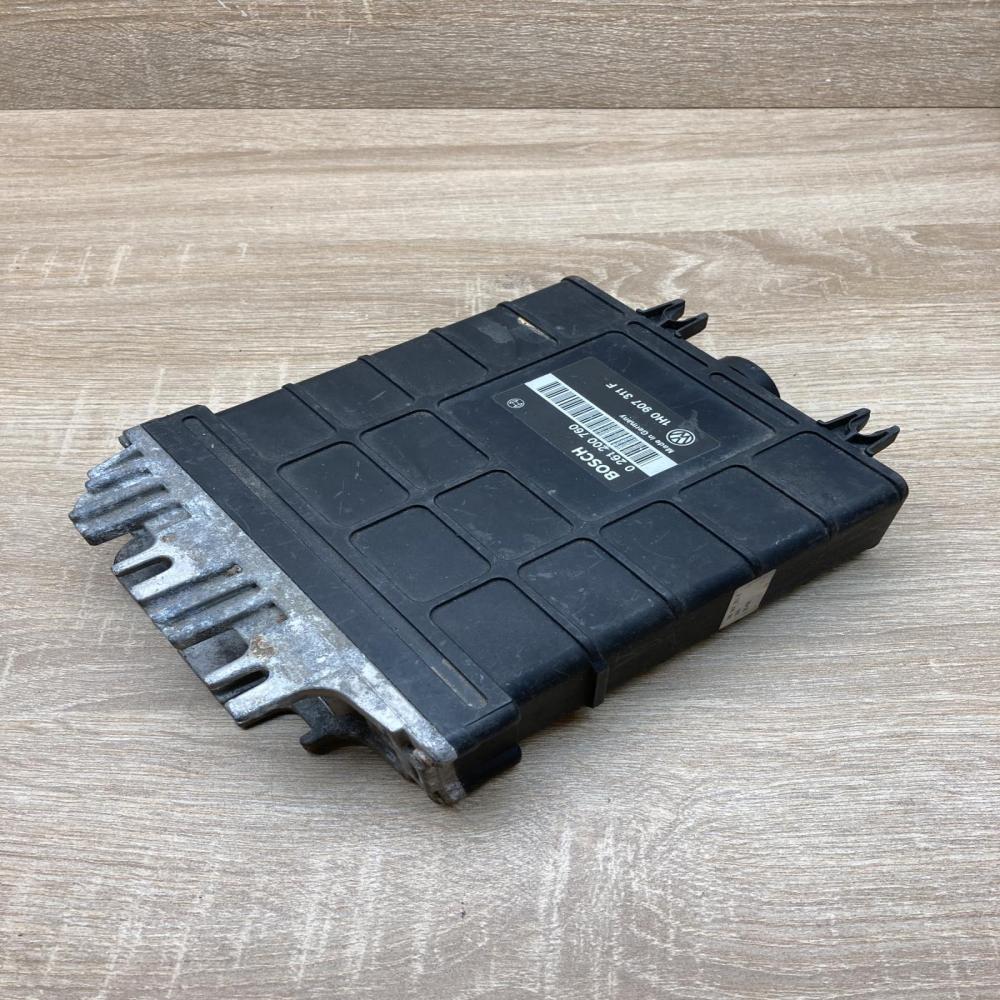 1H0907311F 0261200760  Engine control unit/module ECU Volkswagen Golf III
