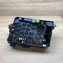 PR074 00000 8565A024  Fuse module Peugeot 4007