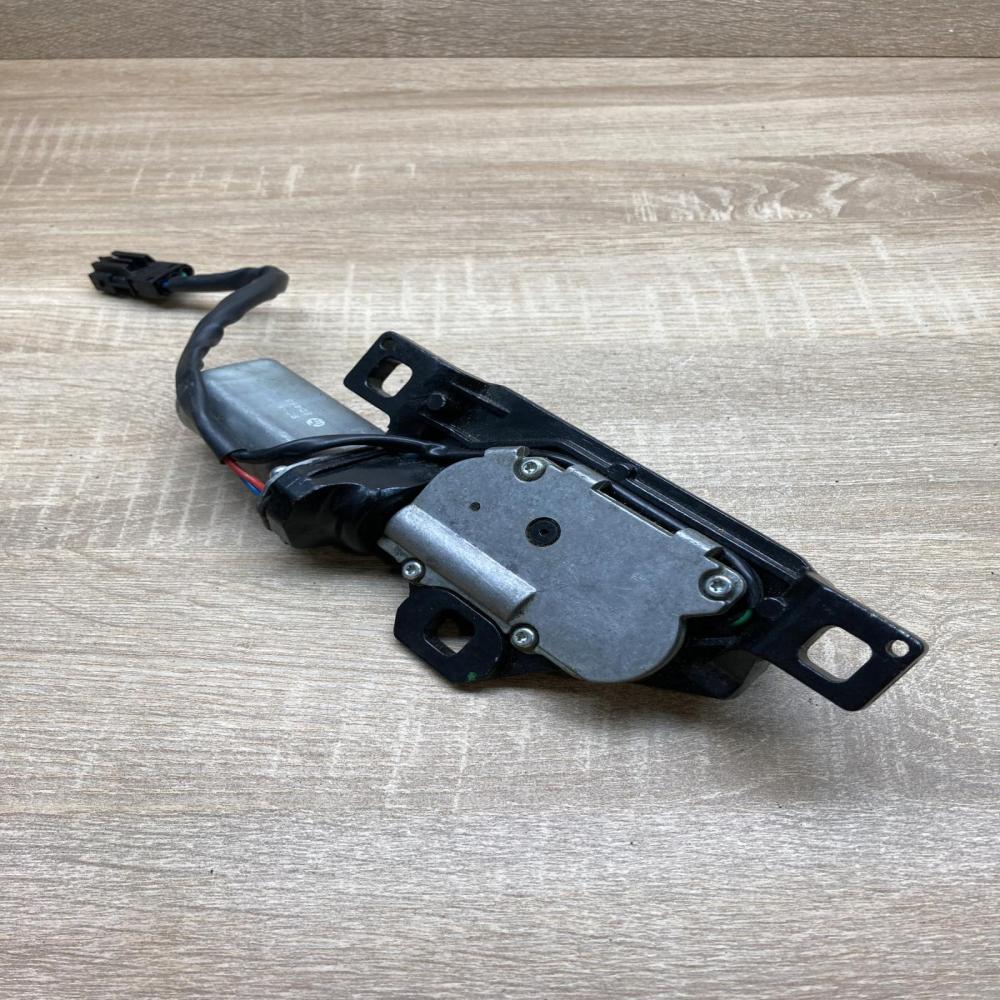7129931 489051060  Tailgate boot lock/latch motor BMW 5 E60 E61
