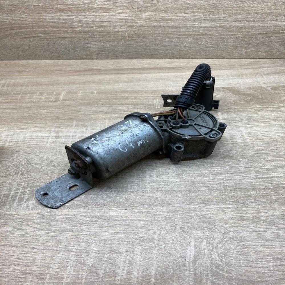 Mercedes Benz ML   Front gearbox reducer motor Mercedes-Benz ML W163