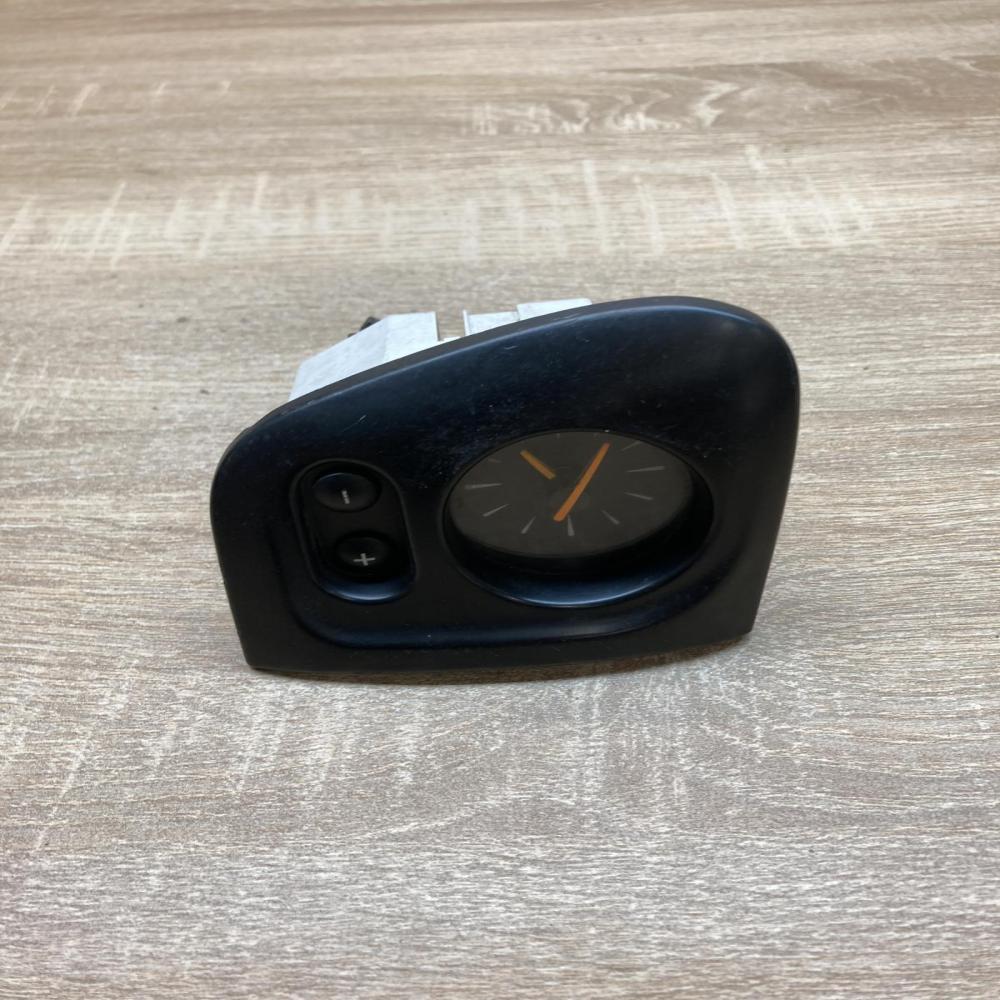 5C27B41TA   Clock Ford Scorpio