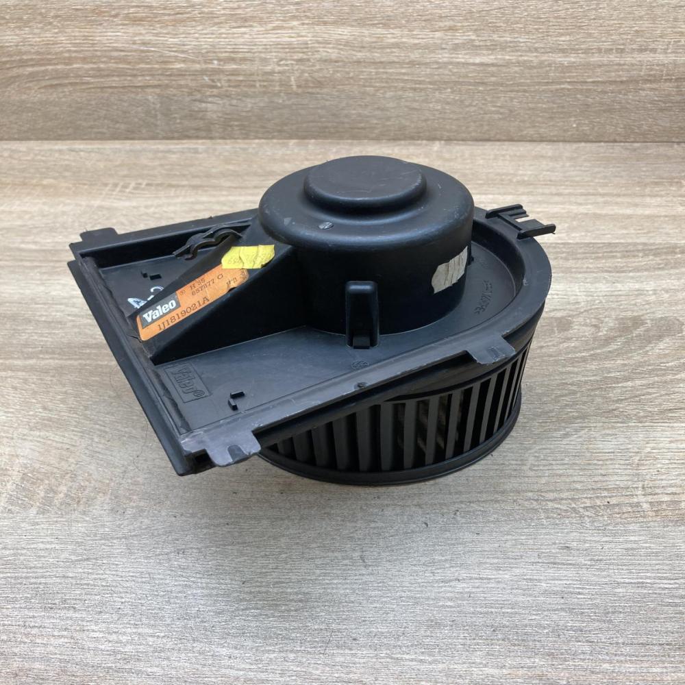 1J1819021A   Heater fan/blower Audi A3 S3 8L
