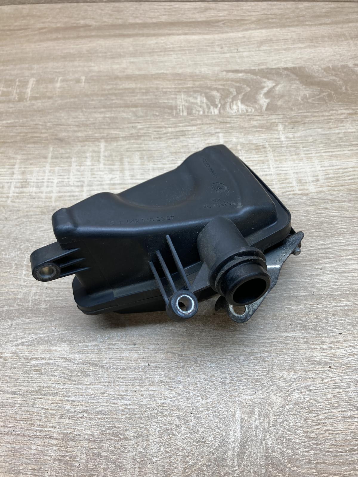 A6421400087   Intake resonator Mercedes-Benz C W204