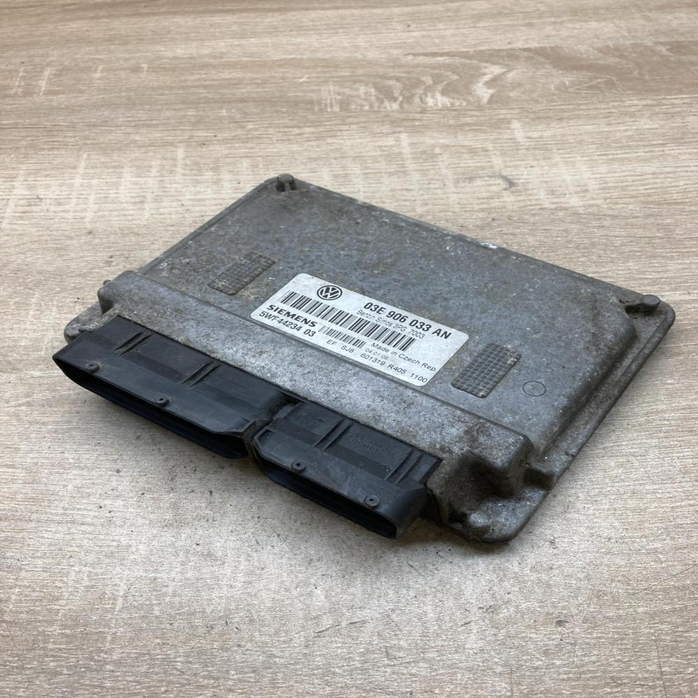 03E906033AN 5WF44234  Engine control unit/module ECU Skoda Fabia Mk1 (6Y)