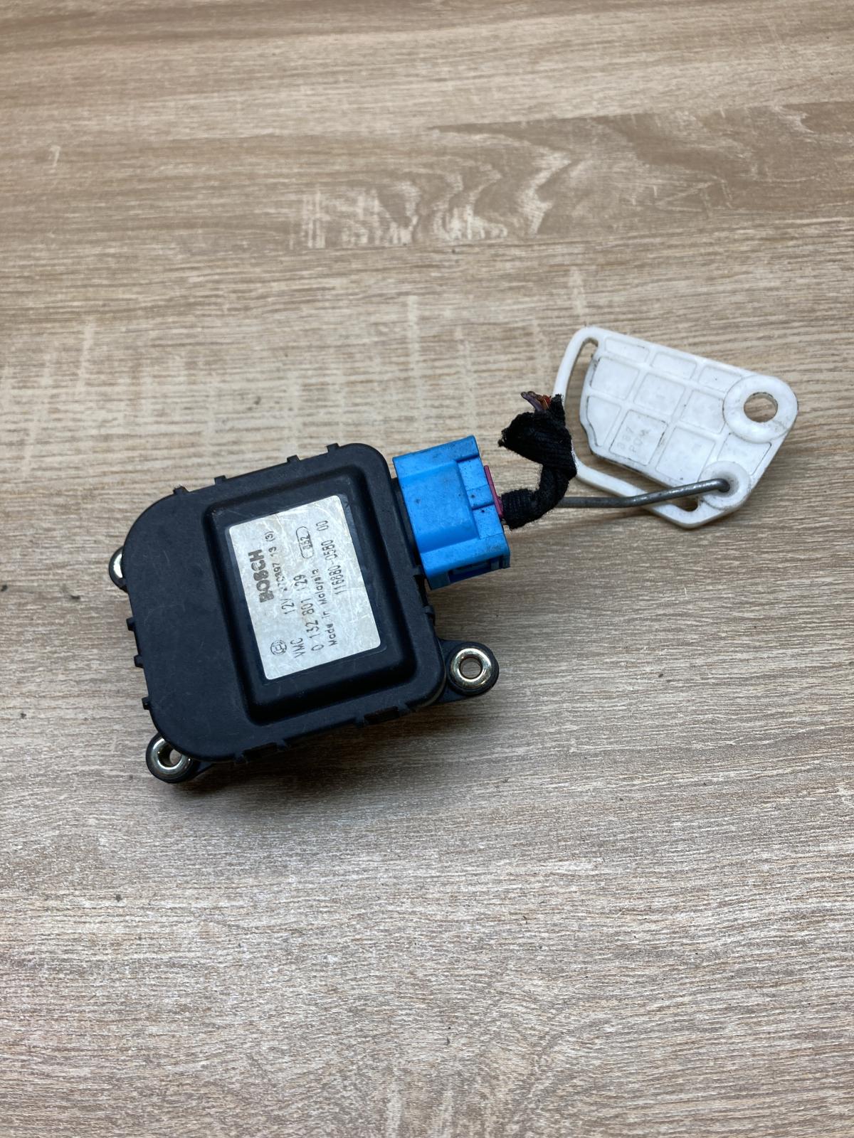 116880 0580 0132801129  Air flap motor/actuator Audi A6 S6 C5 4B