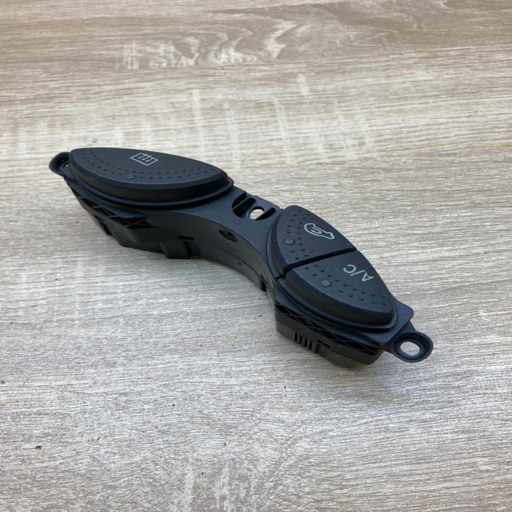 98AG 19A945 BG   Windscreen/window heater switch Ford Focus