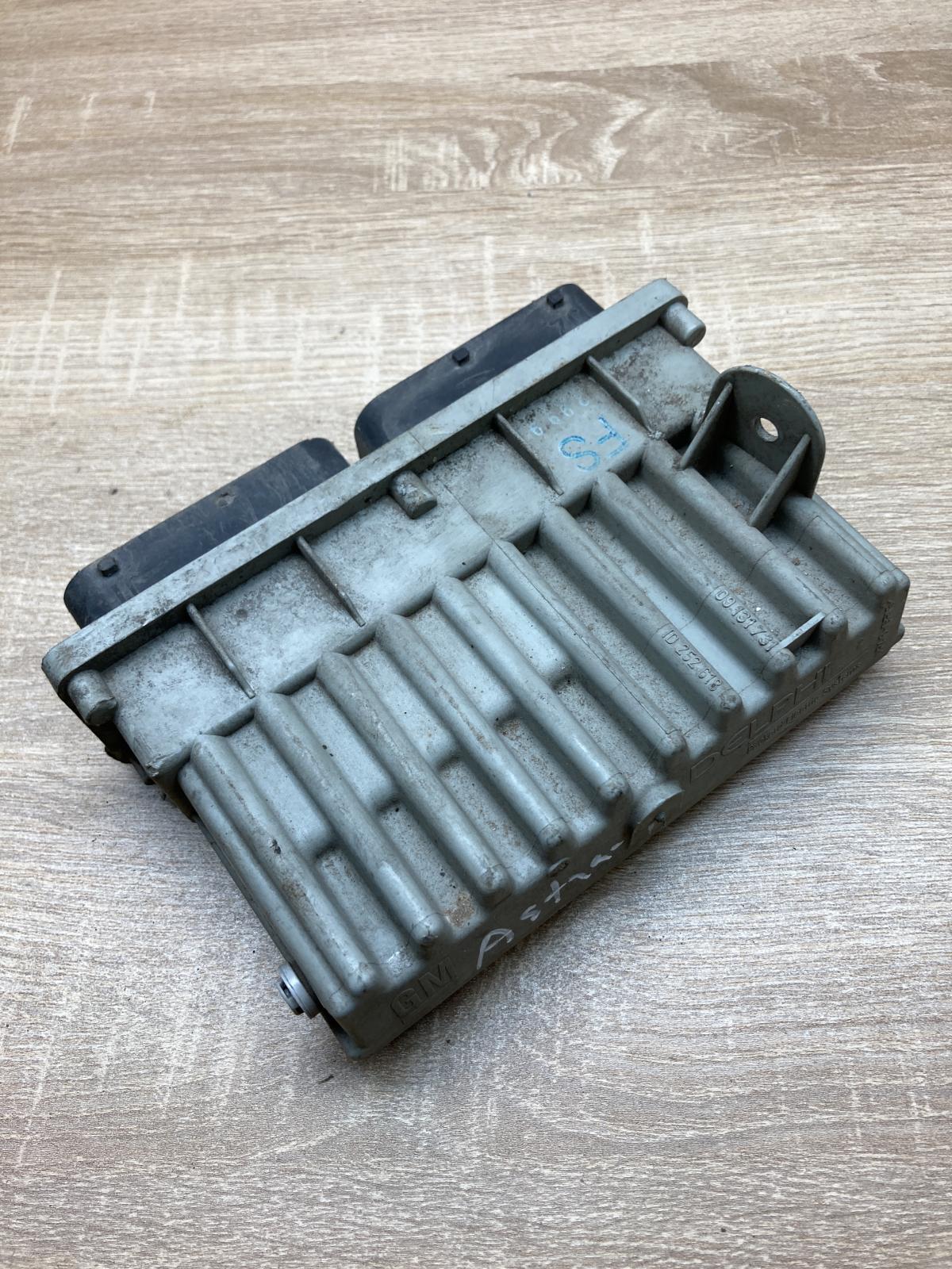 09131731 252618  Coolant fan relay Opel Astra G