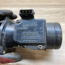 058133471   Mass air flow meter Volkswagen PASSAT B5