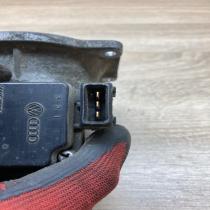 037906461B   Mass air flow meter Audi A4 S4 B5 8D