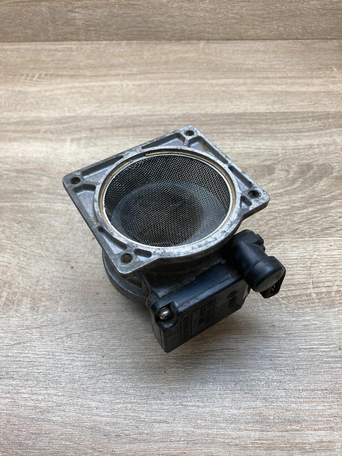 054133471   Mass air flow meter Volkswagen PASSAT B4