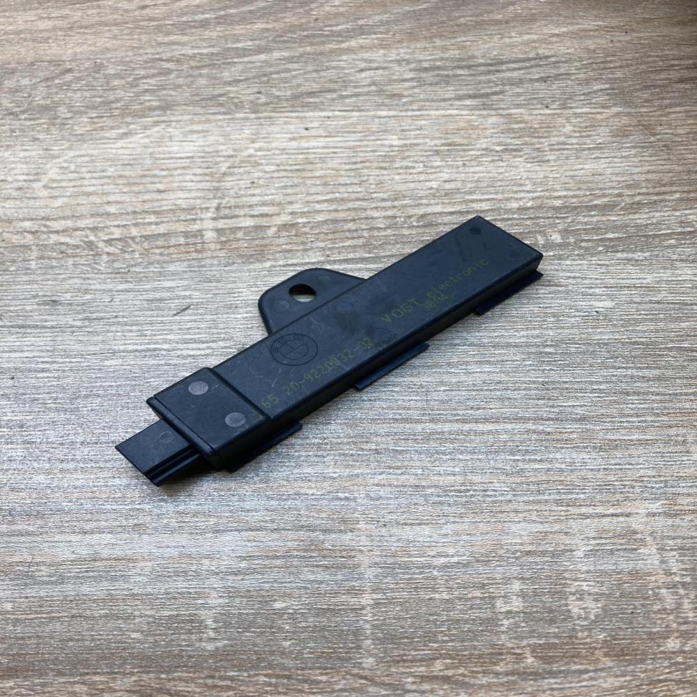 9220832 9220832 02  Keyless system antenna BMW 3 F30 F35 F31