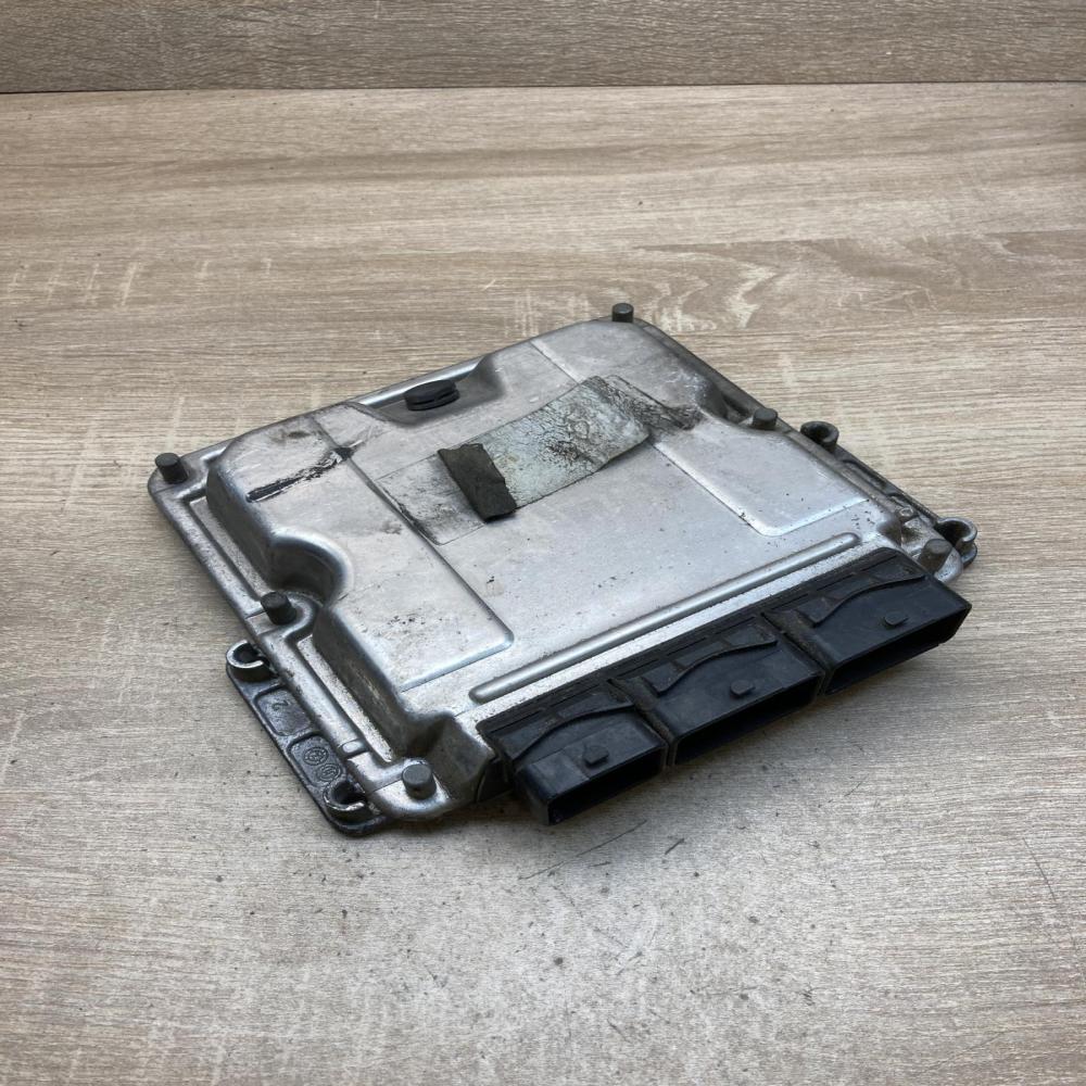 8200039569 0281010819  Engine control unit/module ECU Renault Megane I