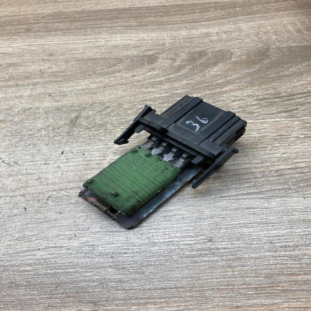 1H0959263 3131090055  Heater blower motor/fan resistor Volkswagen Golf III
