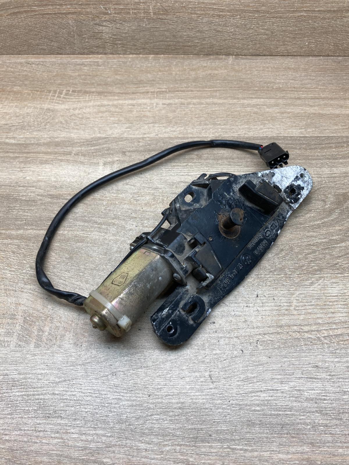 8362371   Tailgate/trunk/boot lock/catch/latch BMW 5 E39