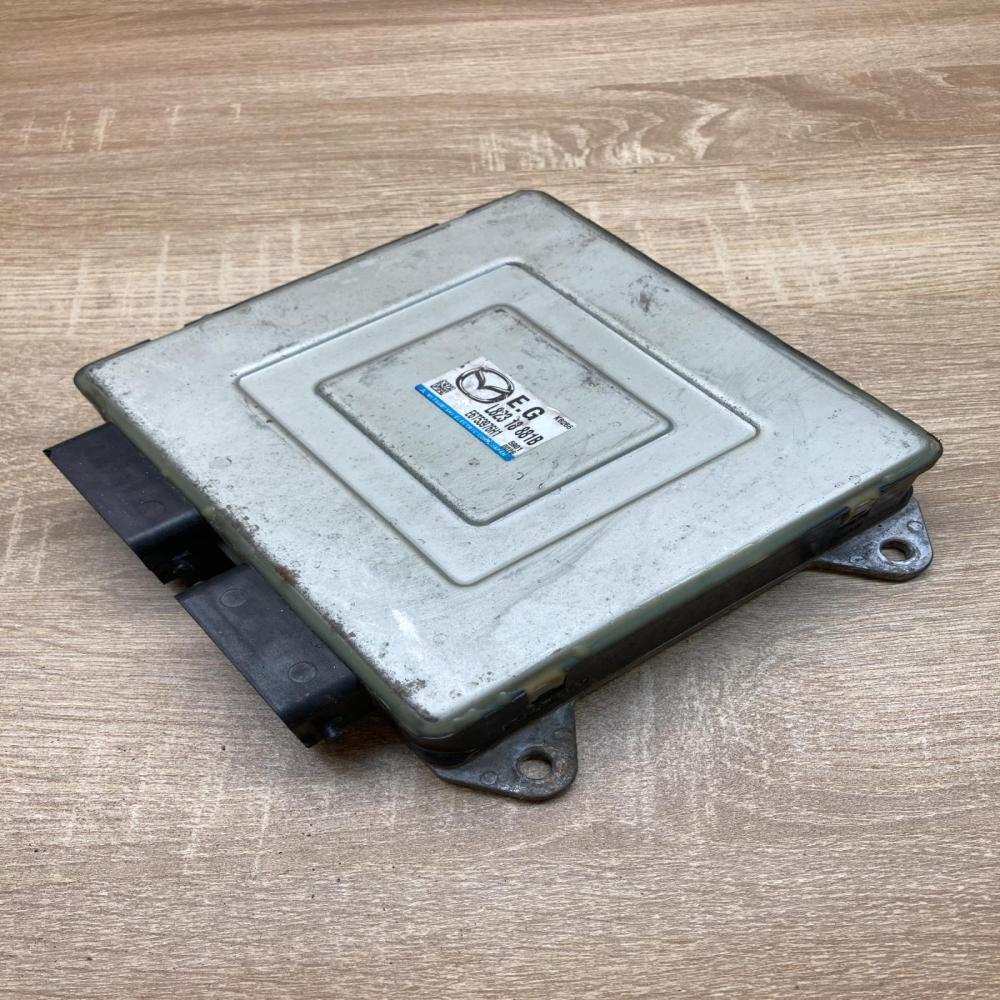 L82318881B E6T53976H1  Engine control unit/module ECU Mazda 5