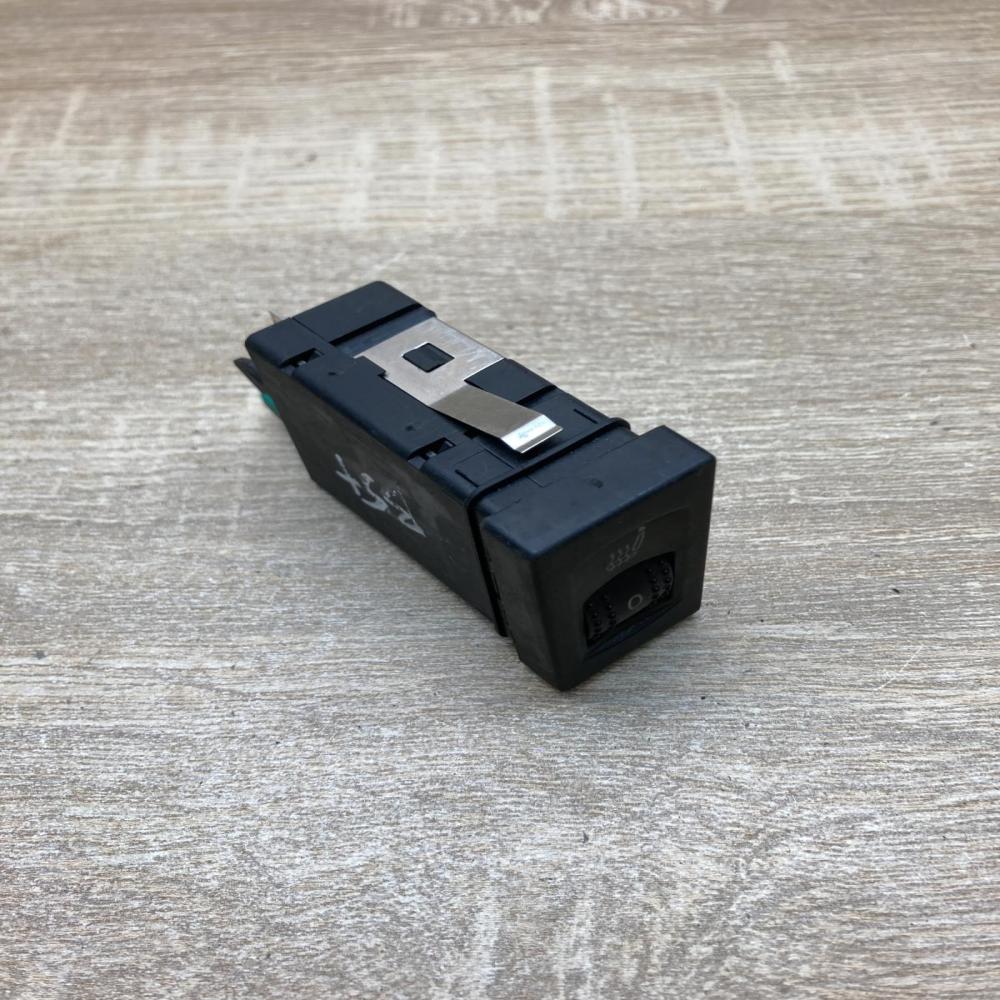 3B0963563C   Seat heating switch Volkswagen PASSAT B5.5