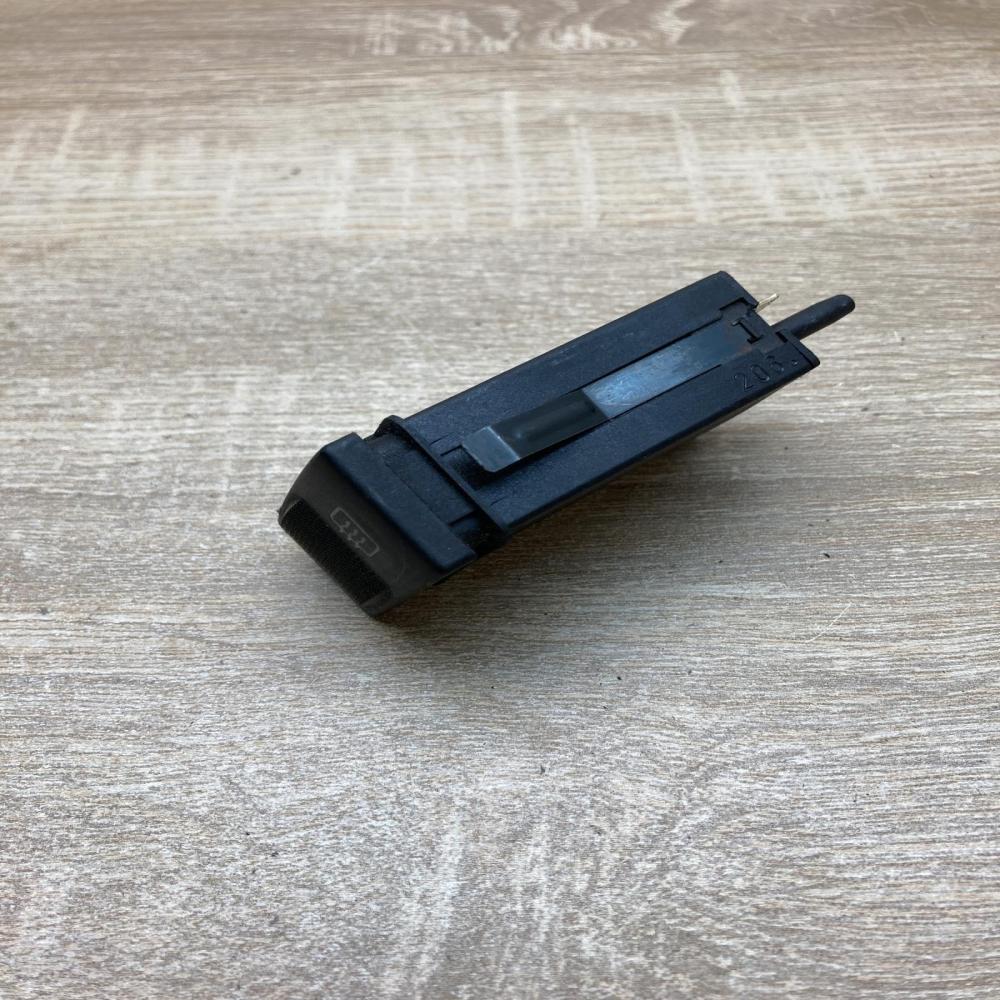 4D0941503   Windscreen/window heater switch Audi A4 S4 B5 8D