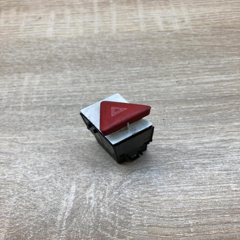 3C0953509 1T0953509  Hazard light switch Volkswagen PASSAT B6
