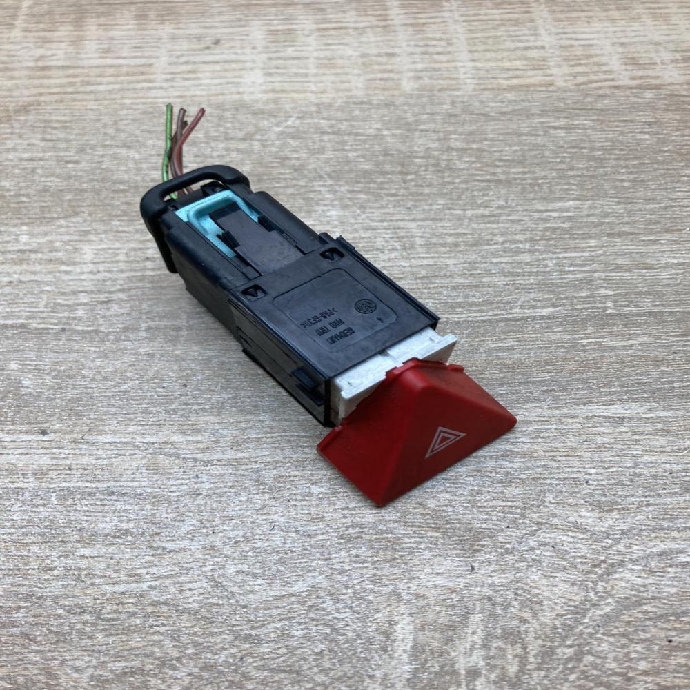 1T0953509   Hazard light switch Volkswagen Caddy