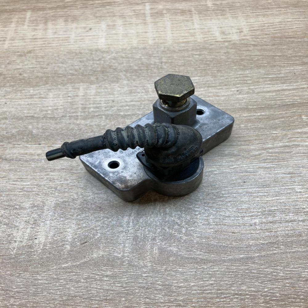 0281002018   Air pressure sensor Audi 80 90 S2 B4