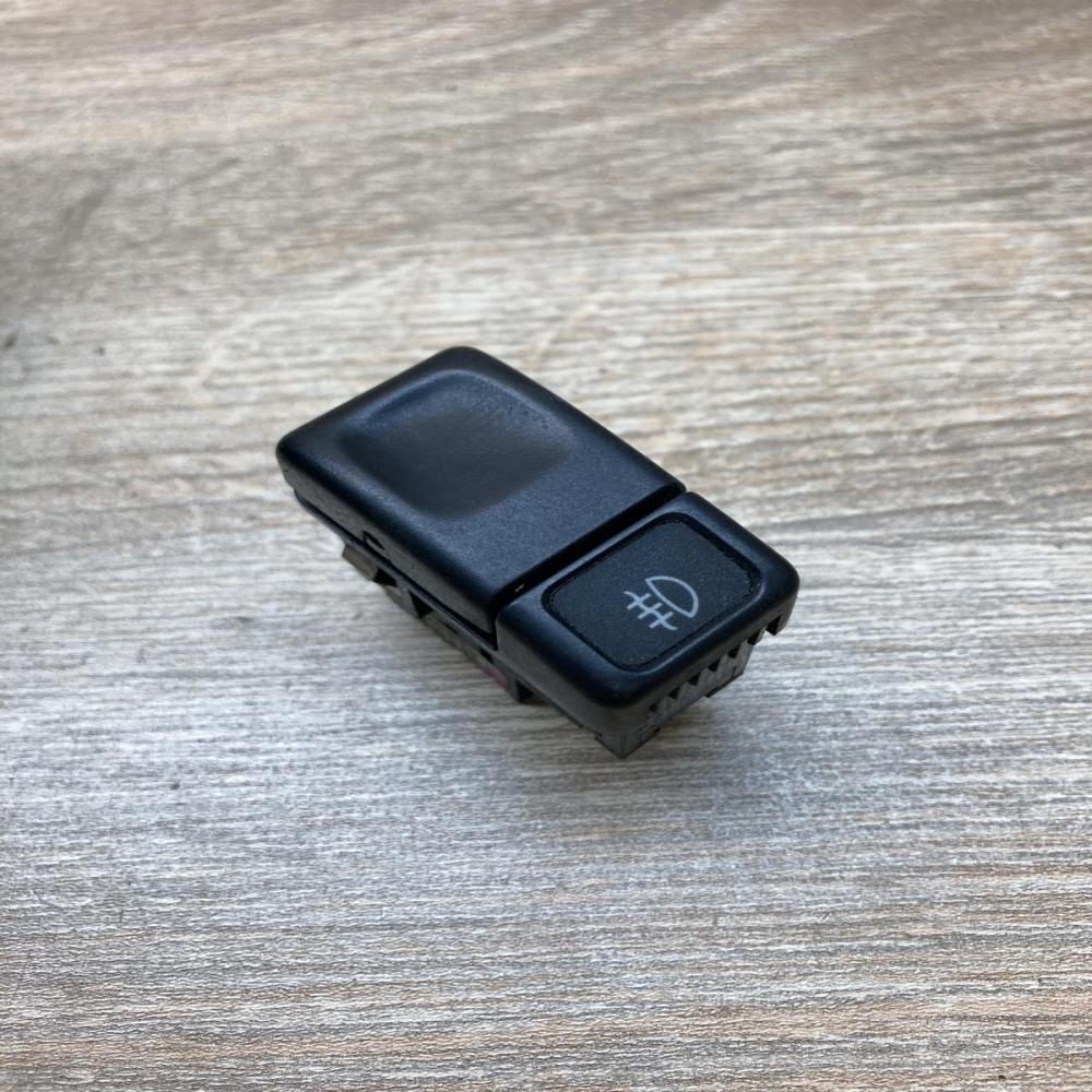 9128269   Fog light switch Volvo 850